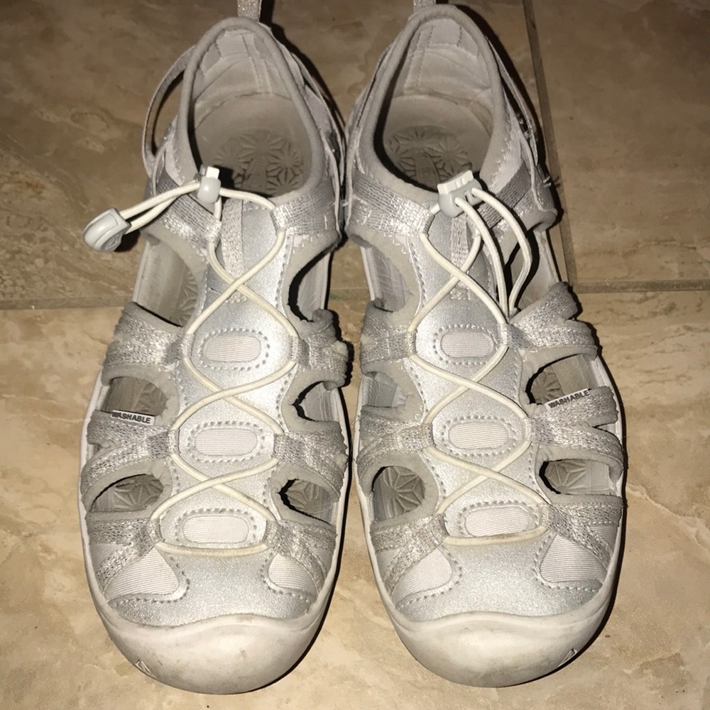 Girls Sandals/sneakers